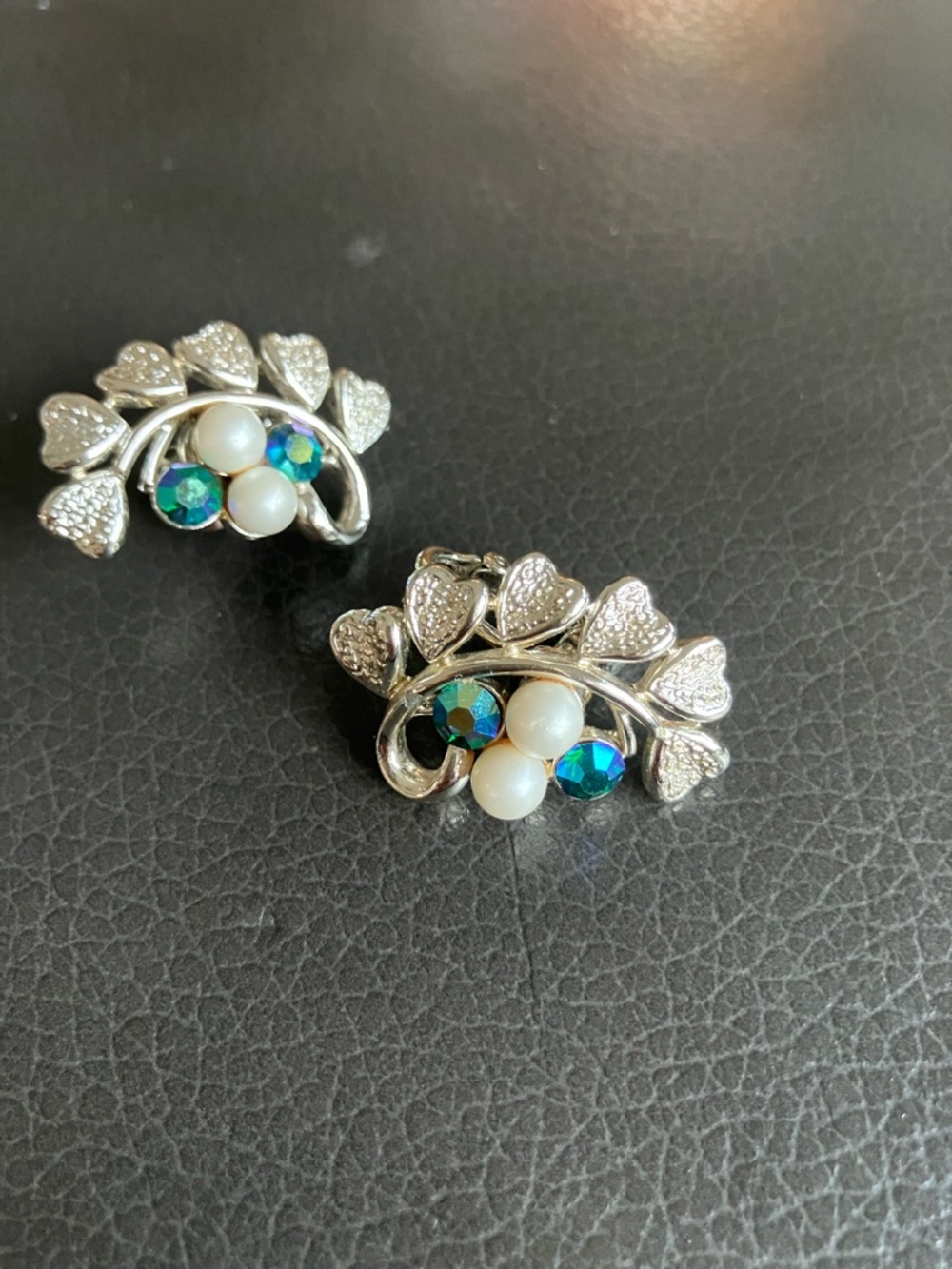 VINTAGE CORO CLIP ON EARRINGS BLUE AB STONES and FAUX PEARLS Silver Tone